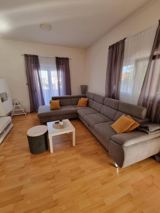 Apartments Lili Biograd Na Moru Exterior photo