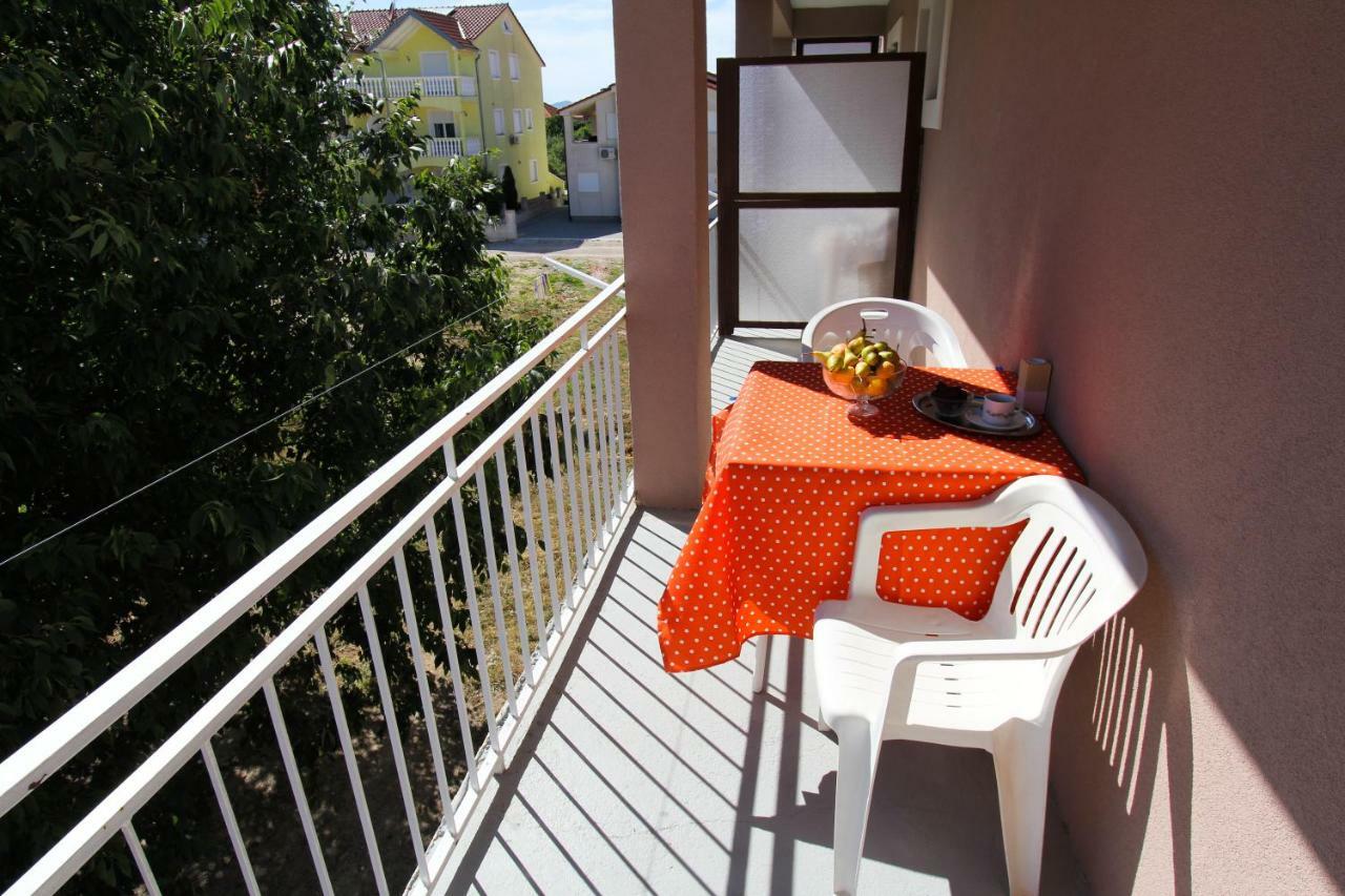 Apartments Lili Biograd Na Moru Exterior photo
